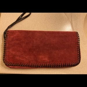 Clutch/wristlet